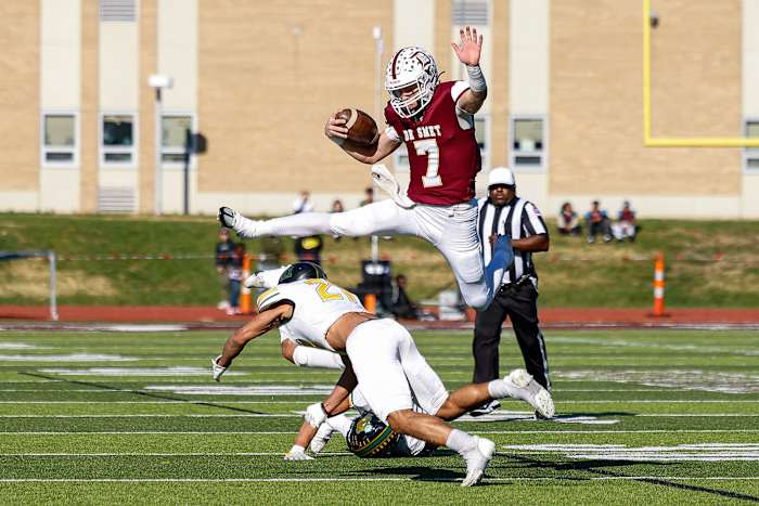 De Smet junior quarterback Dillon Duff